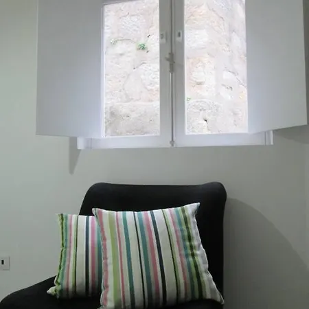 Bridge D. Luis 3º Apartment *