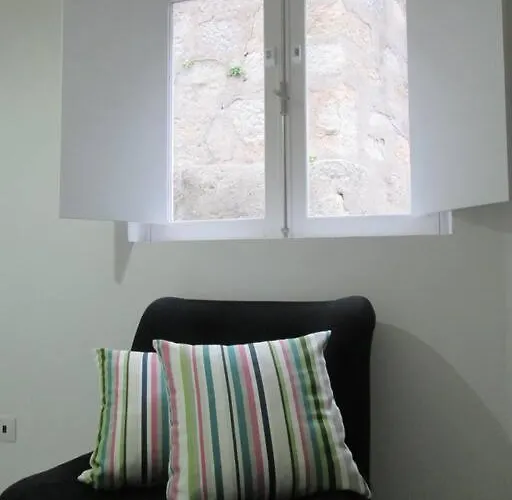 Bridge D. Luis 3º Apartment *